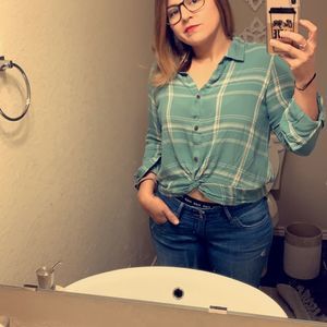 Meet your Posher, Mirtha